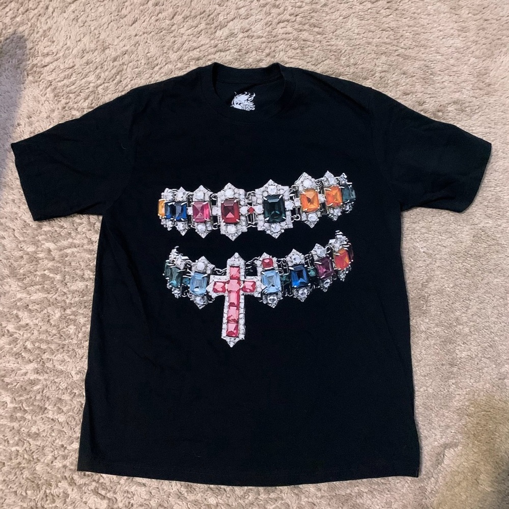 black graphic tee